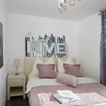 Twin Tower Apartments Vienna